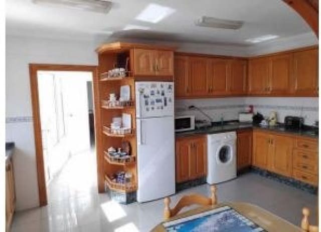Chalet de 4 habitaciones en Nerja en venta - 612.000 € (Ref: 8078824)