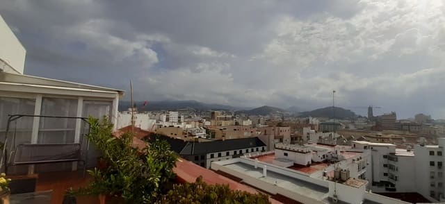 5 sovrum Takvåning till salu i Málaga stad - 467 000 € (Ref: 8078831)