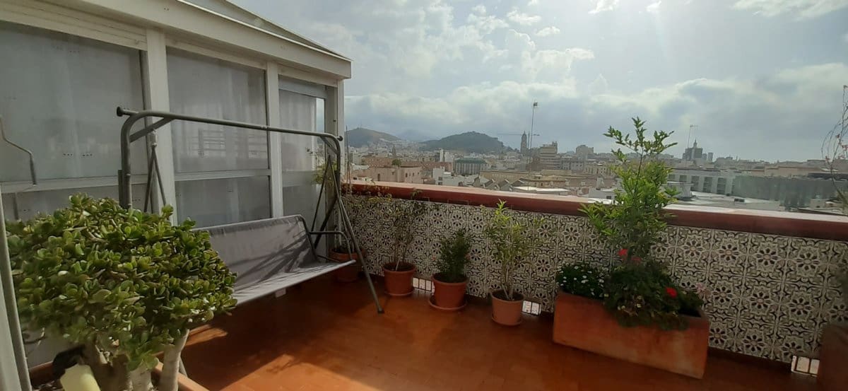 5 sovrum Takvåning till salu i Malaga stad - 467 000 € (Ref: 8078831)