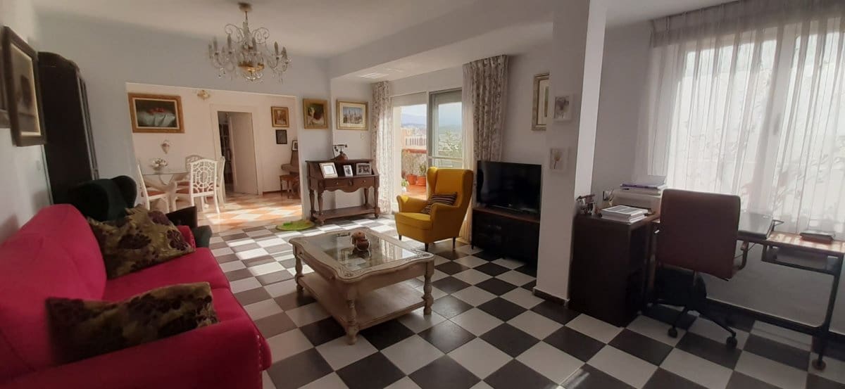 5 sovrum Takvåning till salu i Malaga stad - 467 000 € (Ref: 8078831)