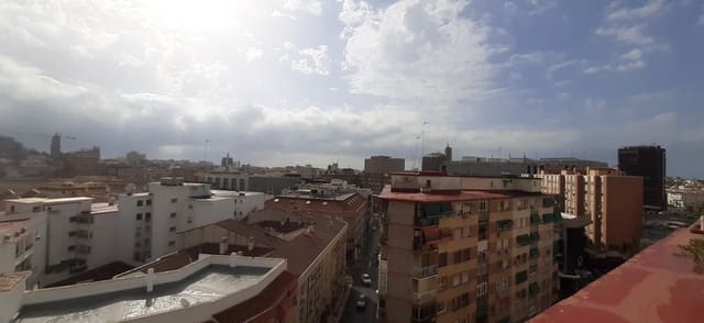 5 sovrum Takvåning till salu i Málaga stad - 467 000 € (Ref: 8078831)