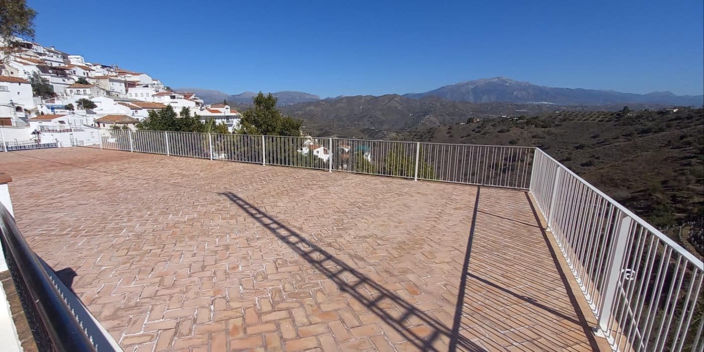 4 soveværelse Byhus til salg i Cutar med swimmingpool - € 185.500 (Ref: 8078852)