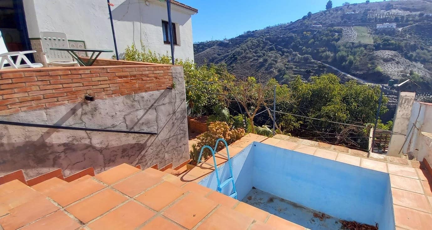 4 soveværelse Byhus til salg i Cutar med swimmingpool - € 185.500 (Ref: 8078852)