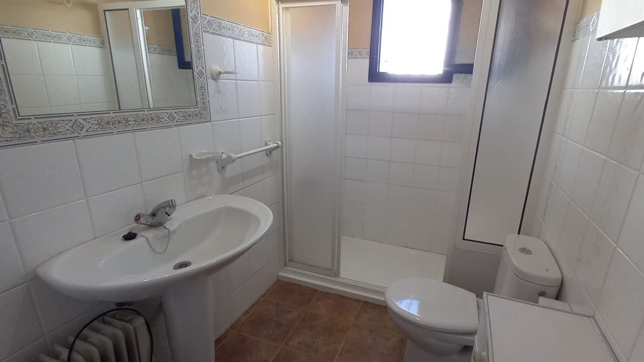 4 soveværelse Byhus til salg i Cutar med swimmingpool - € 185.500 (Ref: 8078852)