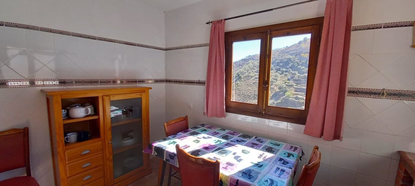 4 soveværelse Byhus til salg i Cutar med swimmingpool - € 185.500 (Ref: 8078852)