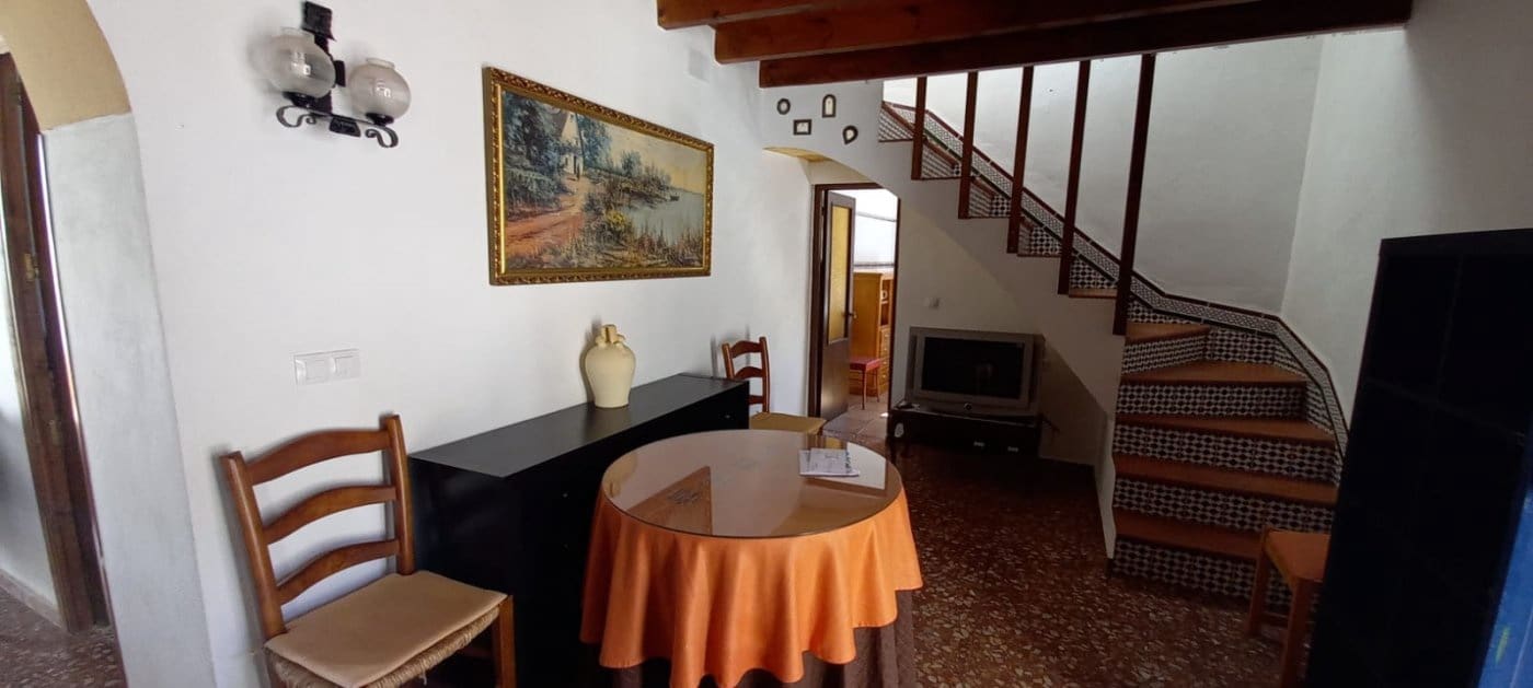 4 soveværelse Byhus til salg i Cutar med swimmingpool - € 185.500 (Ref: 8078852)