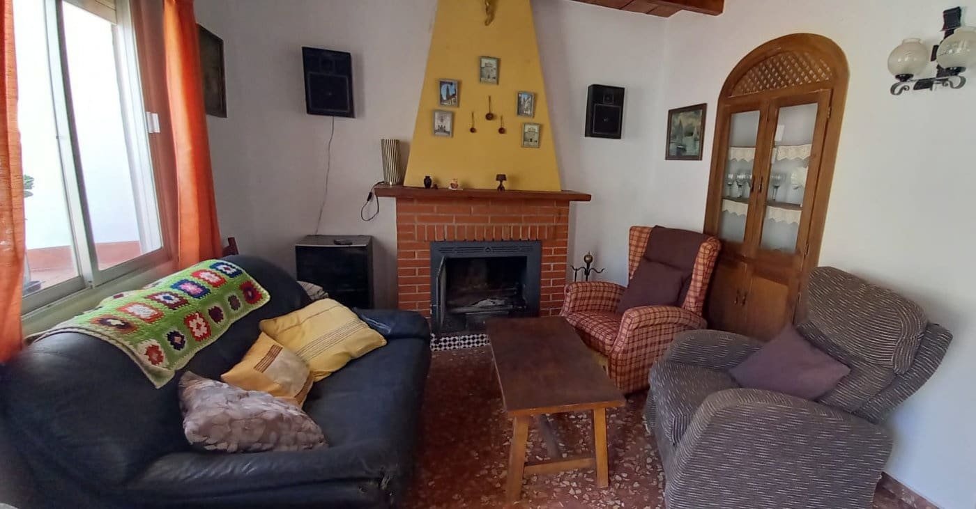 4 soveværelse Byhus til salg i Cutar med swimmingpool - € 185.500 (Ref: 8078852)