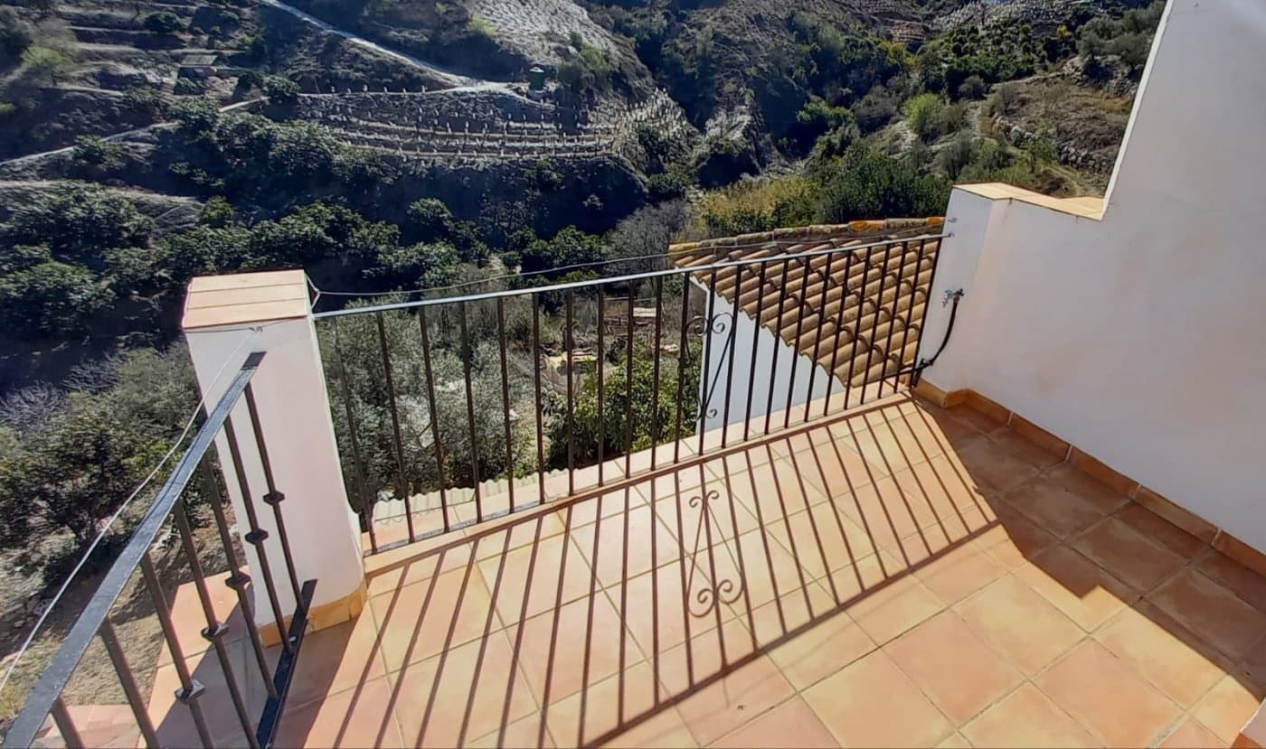 4 soveværelse Byhus til salg i Cutar med swimmingpool - € 185.500 (Ref: 8078852)