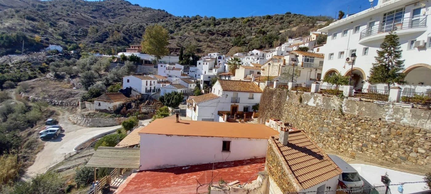 4 soveværelse Byhus til salg i Cutar med swimmingpool - € 185.500 (Ref: 8078852)