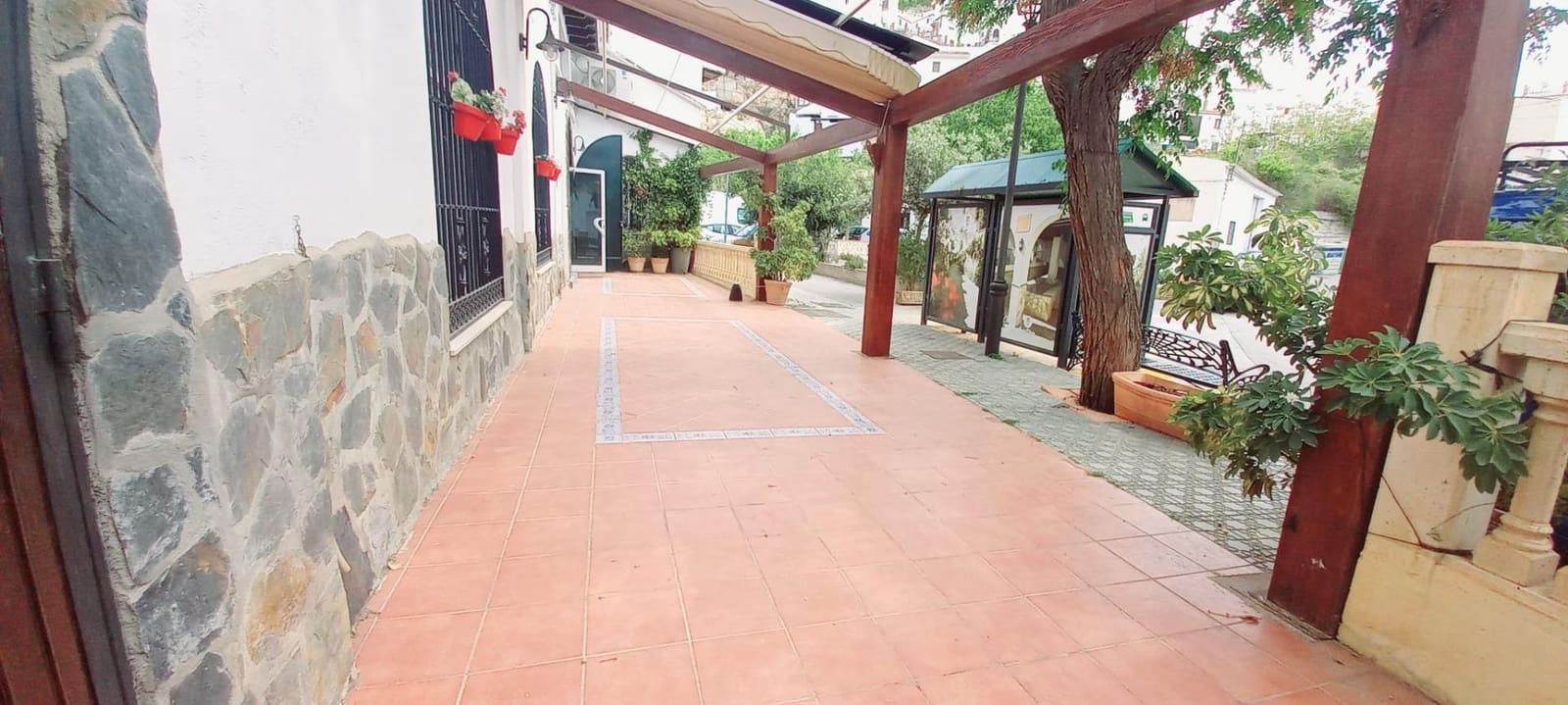 Commercieel te koop in Canillas de Aceituno - € 995.000 (Ref: 8078887)