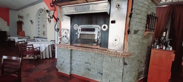 Commercieel te koop in Canillas de Aceituno - € 995.000 (Ref: 8078887)