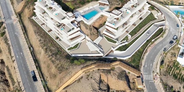 Piso de 2 habitaciones en Rincón de la Victoria en venta con piscina garaje - 395.000 € (Ref: 8078898)