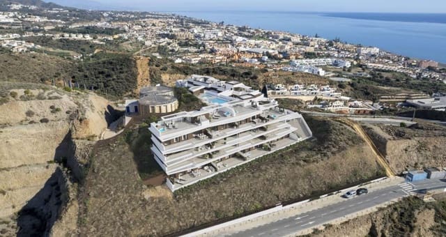 Piso de 2 habitaciones en Rincón de la Victoria en venta con piscina garaje - 395.000 € (Ref: 8078898)