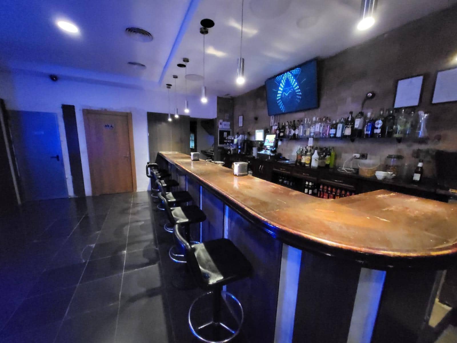 Erhverv til salg i Malaga by - € 199.900 (Ref: 8078926)