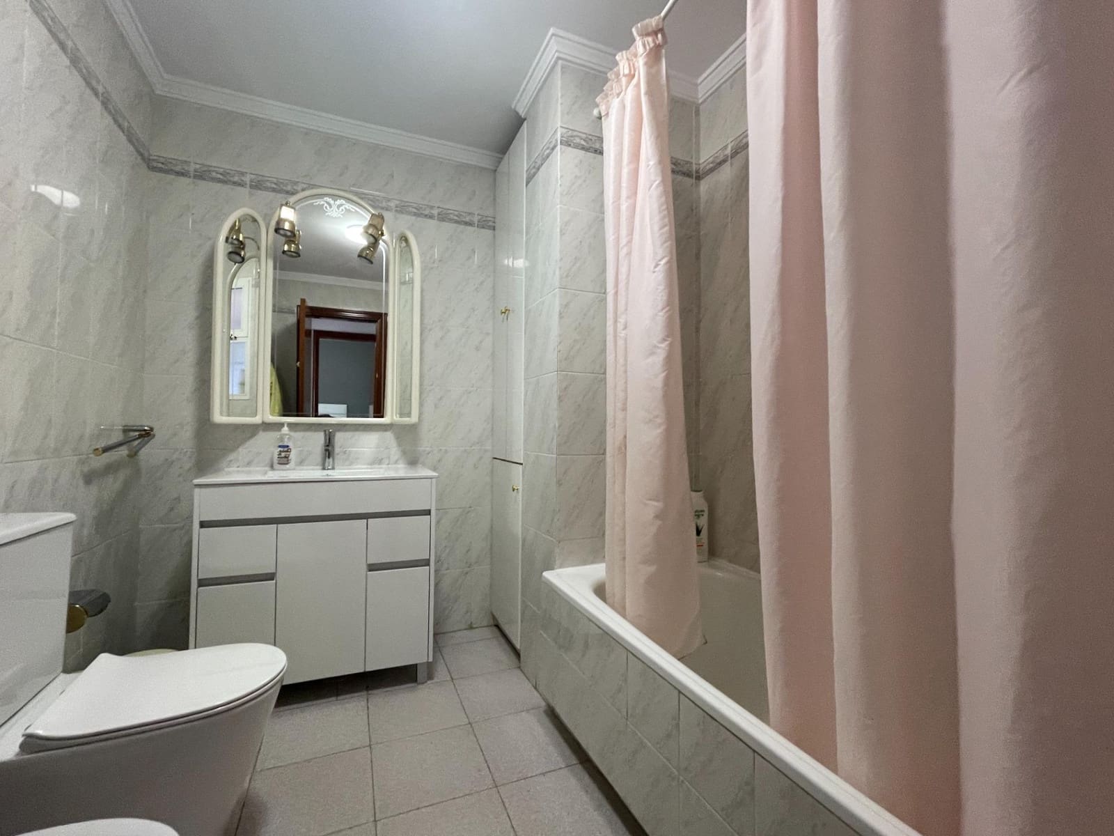 3 soveværelse Rækkehus til salg i Torre de Benagalbon med swimmingpool garage - € 529.000 (Ref: 8078963)