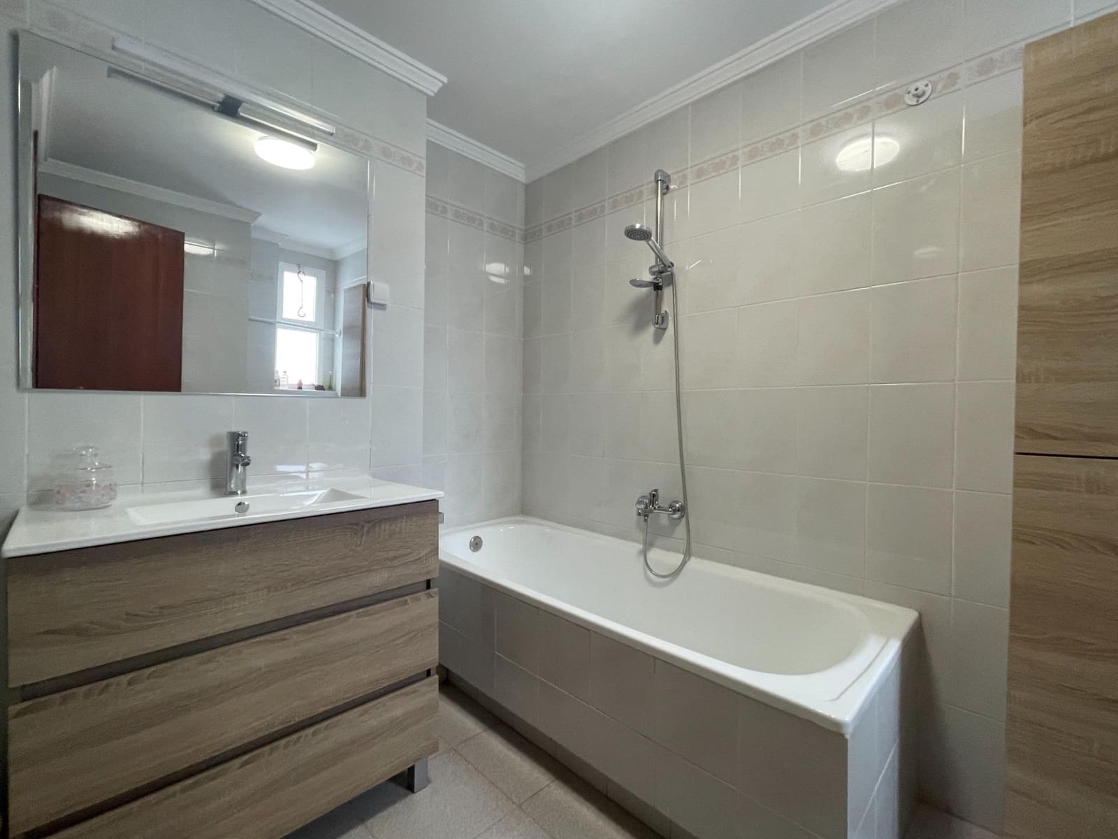 3 soveværelse Rækkehus til salg i Torre de Benagalbon med swimmingpool garage - € 529.000 (Ref: 8078963)