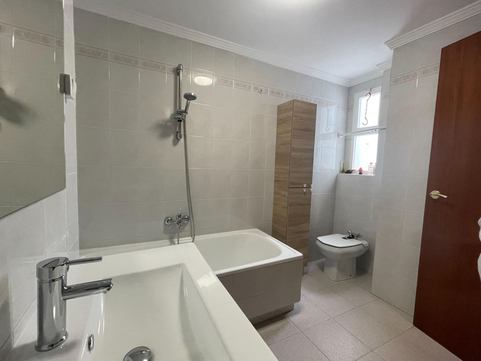 3 soveværelse Rækkehus til salg i Torre de Benagalbon med swimmingpool garage - € 529.000 (Ref: 8078963)