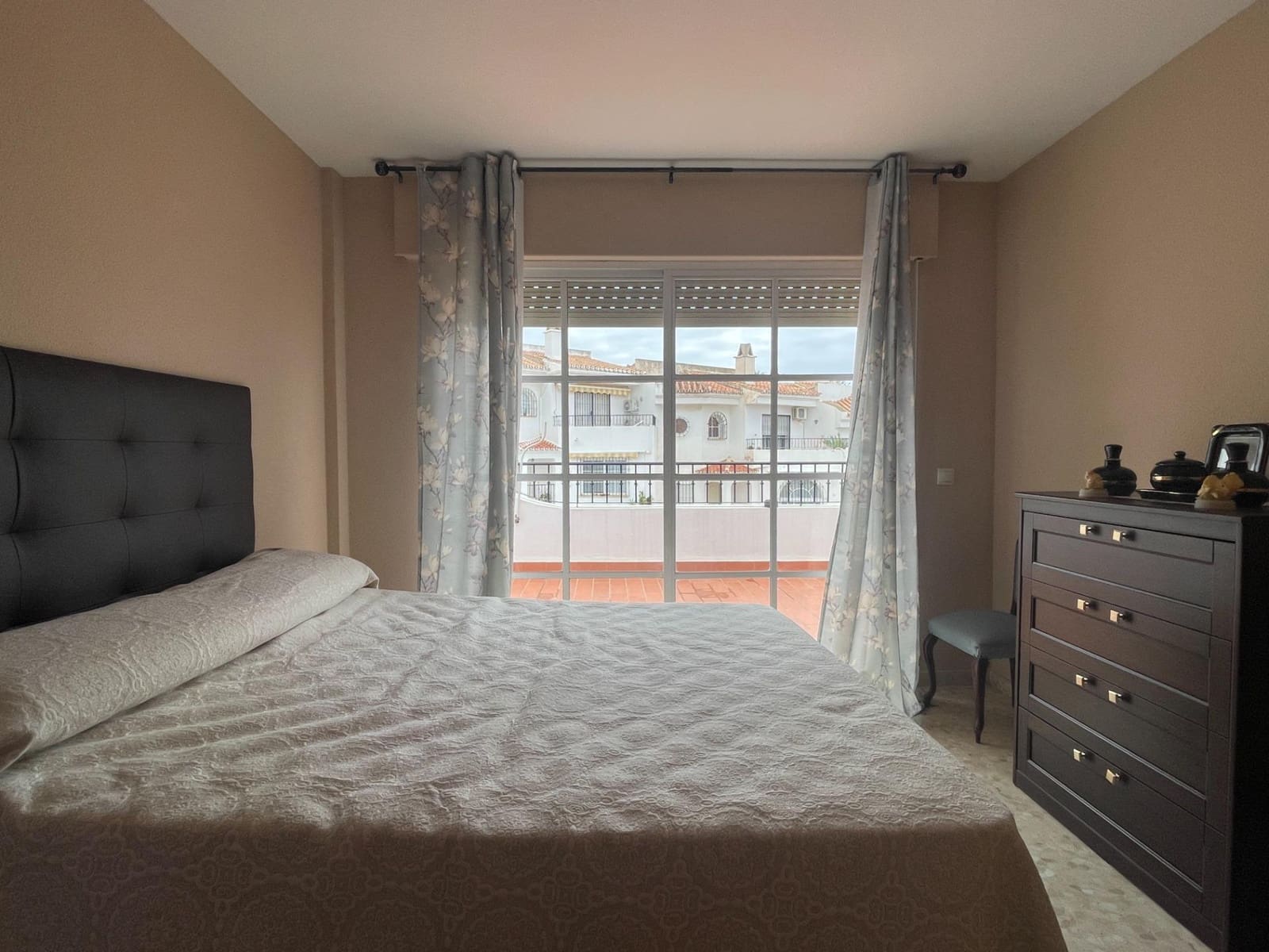 3 soveværelse Rækkehus til salg i Torre de Benagalbon med swimmingpool garage - € 529.000 (Ref: 8078963)