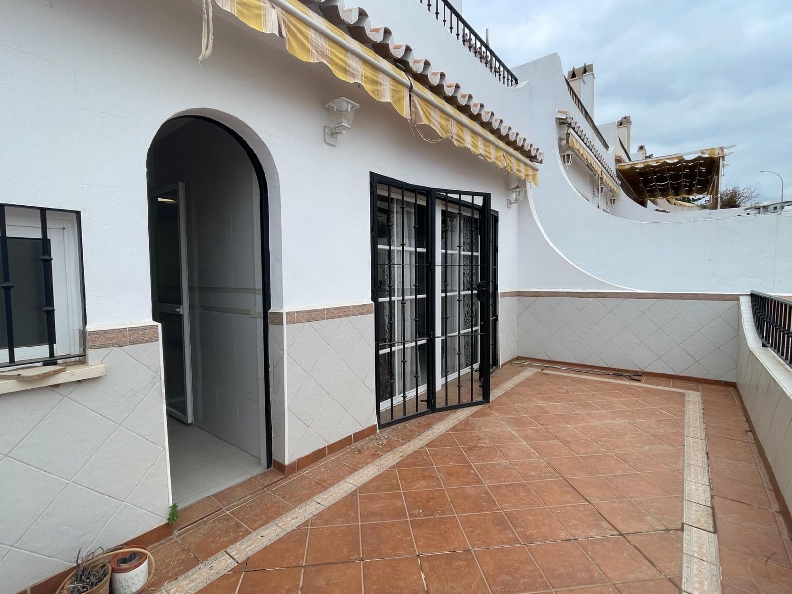 3 soveværelse Rækkehus til salg i Torre de Benagalbon med swimmingpool garage - € 529.000 (Ref: 8078963)