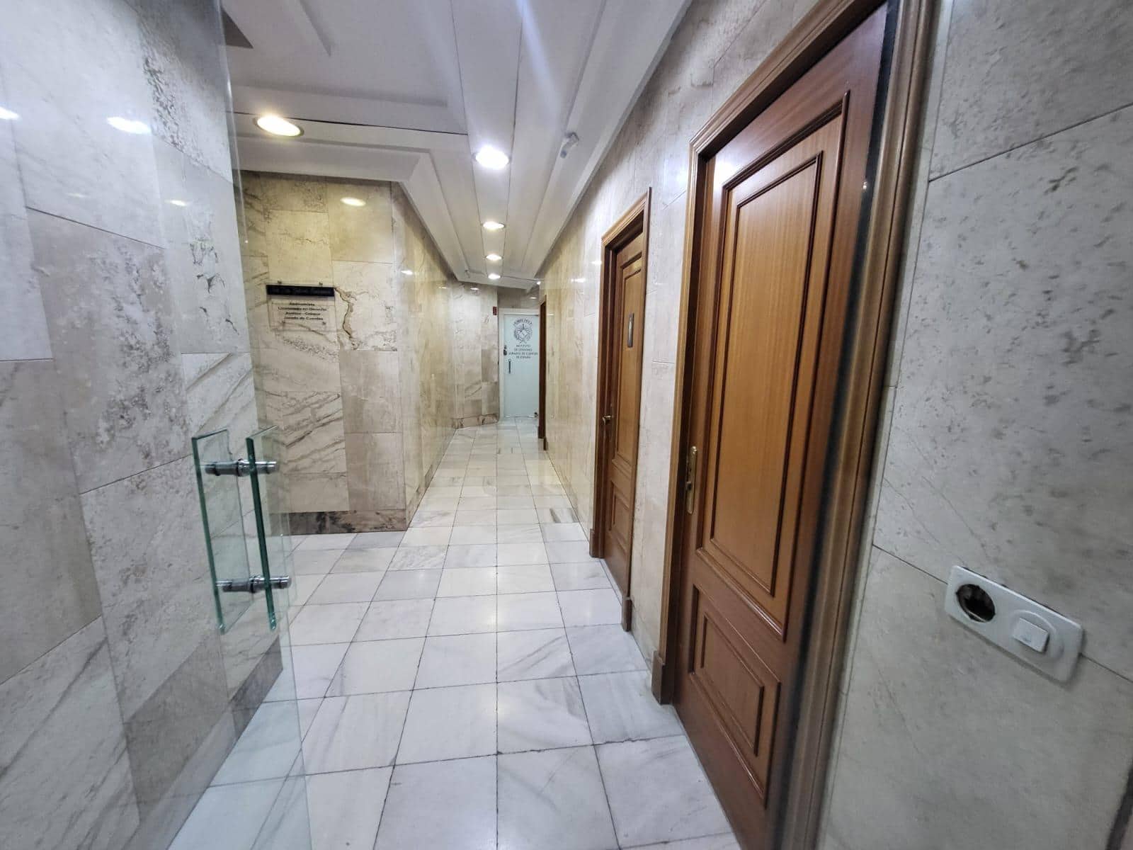 Toimisto vuokrattavana paikassa Malaga kaupunki - 2 750 € (Ref: 8142781)