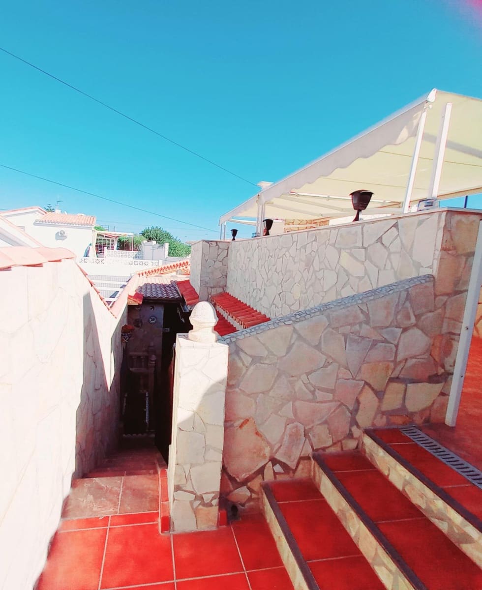 5 soverom Villa til salgs i La Cala del Moral med garasje - € 699 000 (Ref: 8229566)