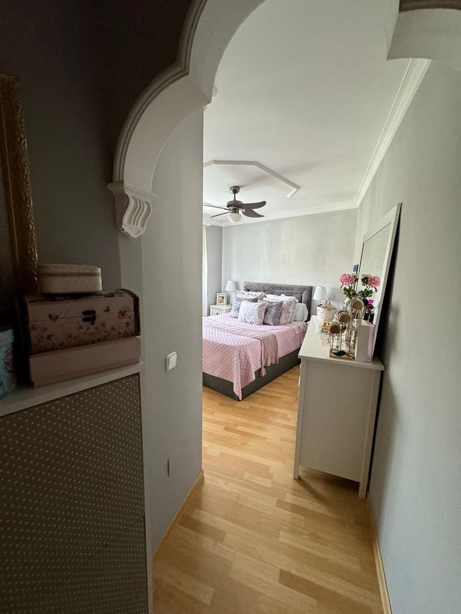 4 soveværelse Lejlighed til salg i Malaga by - € 399.900 (Ref: 8253939)