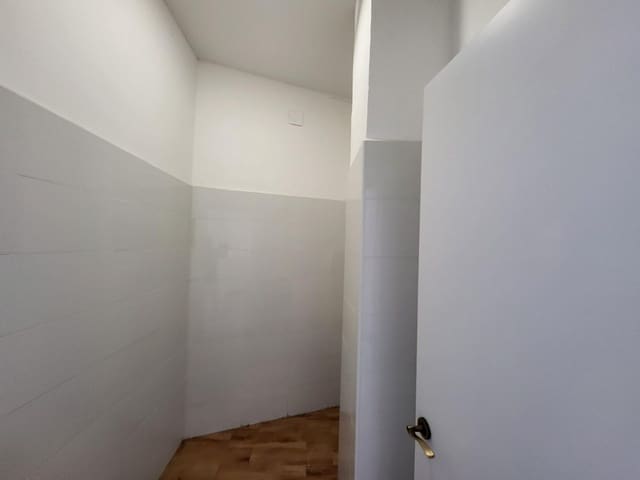 Komercyjne na sprzedaż w Miasto Málaga - 345 000 € (Ref: 8256135)