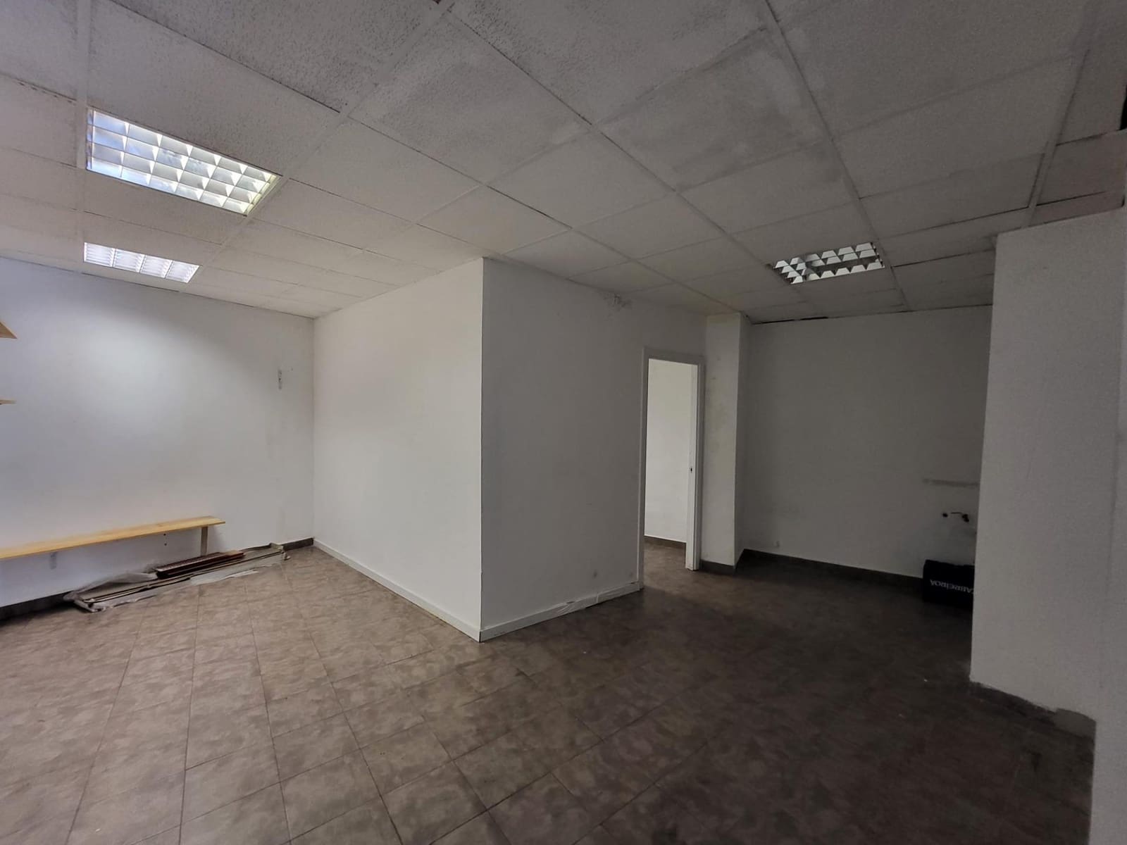 Erhverv til salg i Malaga by - € 345.000 (Ref: 8256135)