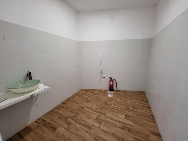 Komercyjne na sprzedaż w Miasto Málaga - 345 000 € (Ref: 8256135)