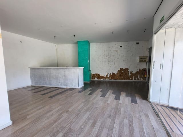 Komercyjne na sprzedaż w Miasto Málaga - 345 000 € (Ref: 8256135)