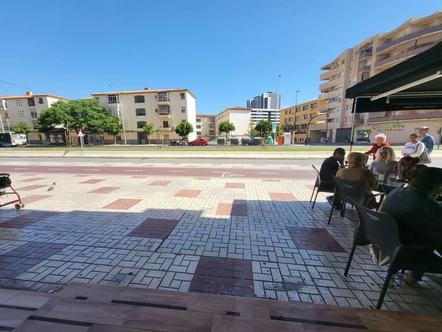 Komercyjne na sprzedaż w Miasto Málaga - 345 000 € (Ref: 8256135)