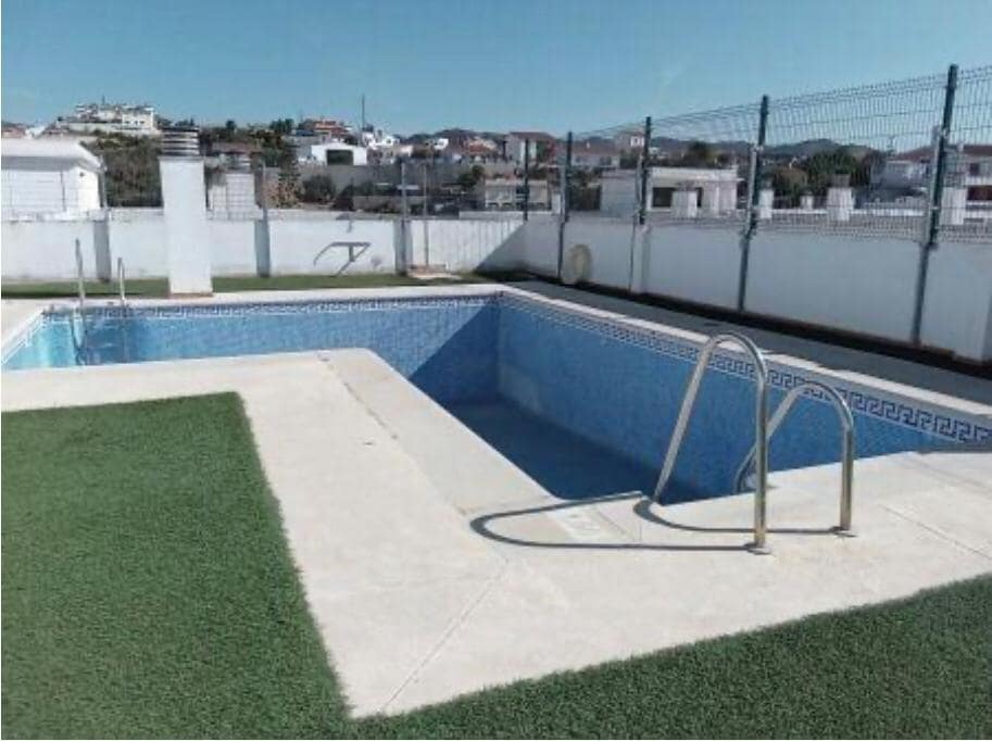 Piso de 1 habitación en Rincón de la Victoria en venta con piscina garaje - 250.000 € (Ref: 8302928)
