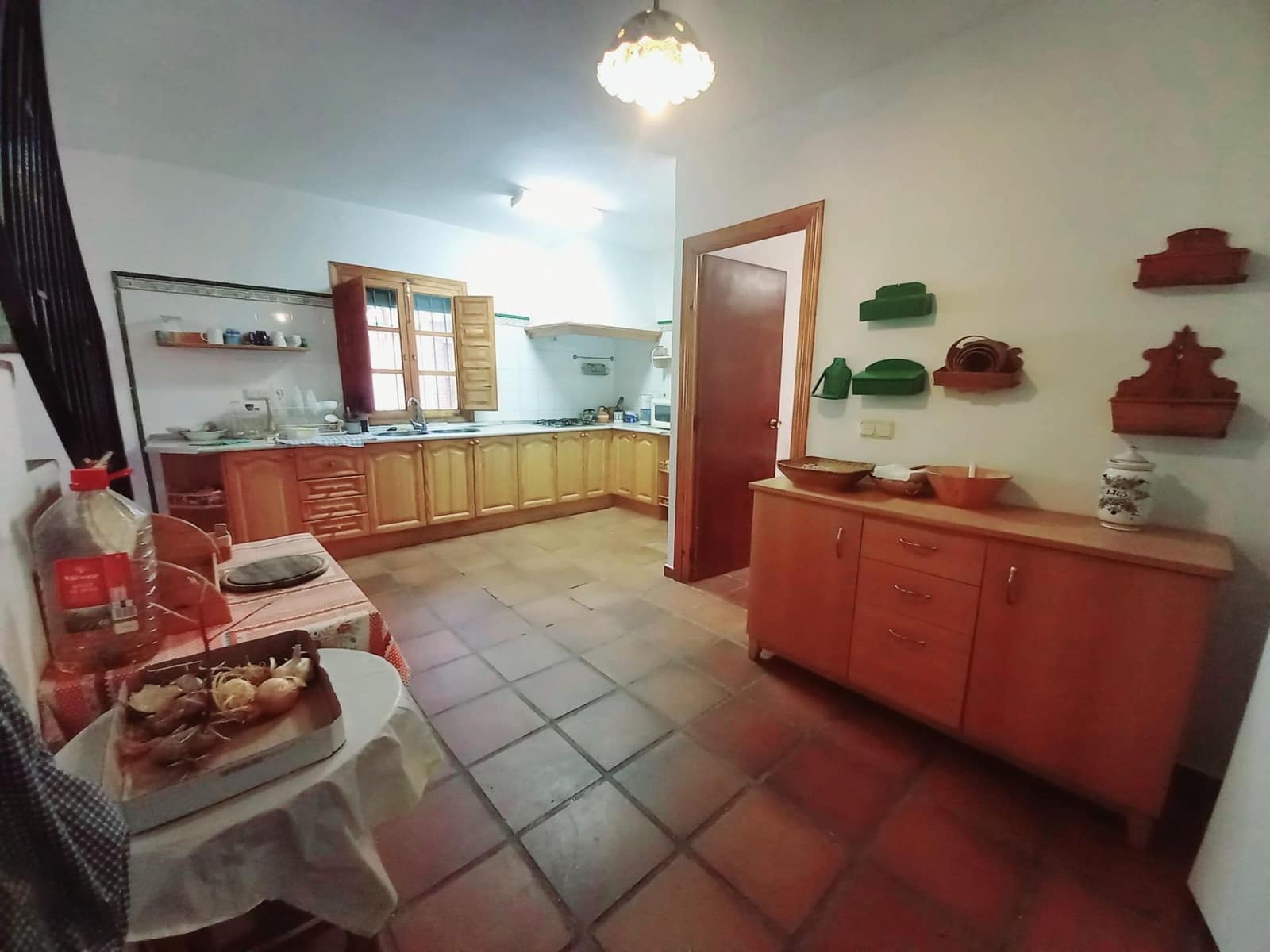 4 soveværelse Semi-Rækkehus til salg i Comares med garage - € 250.000 (Ref: 8327983)