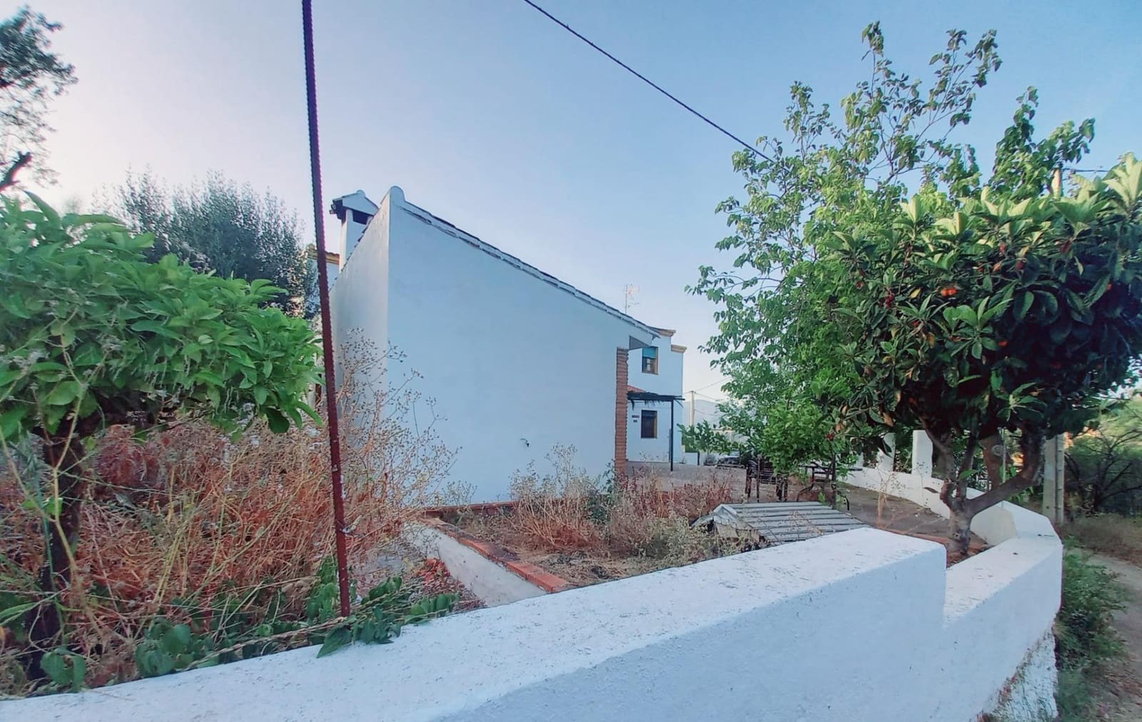 4 soveværelse Semi-Rækkehus til salg i Comares med garage - € 250.000 (Ref: 8327983)