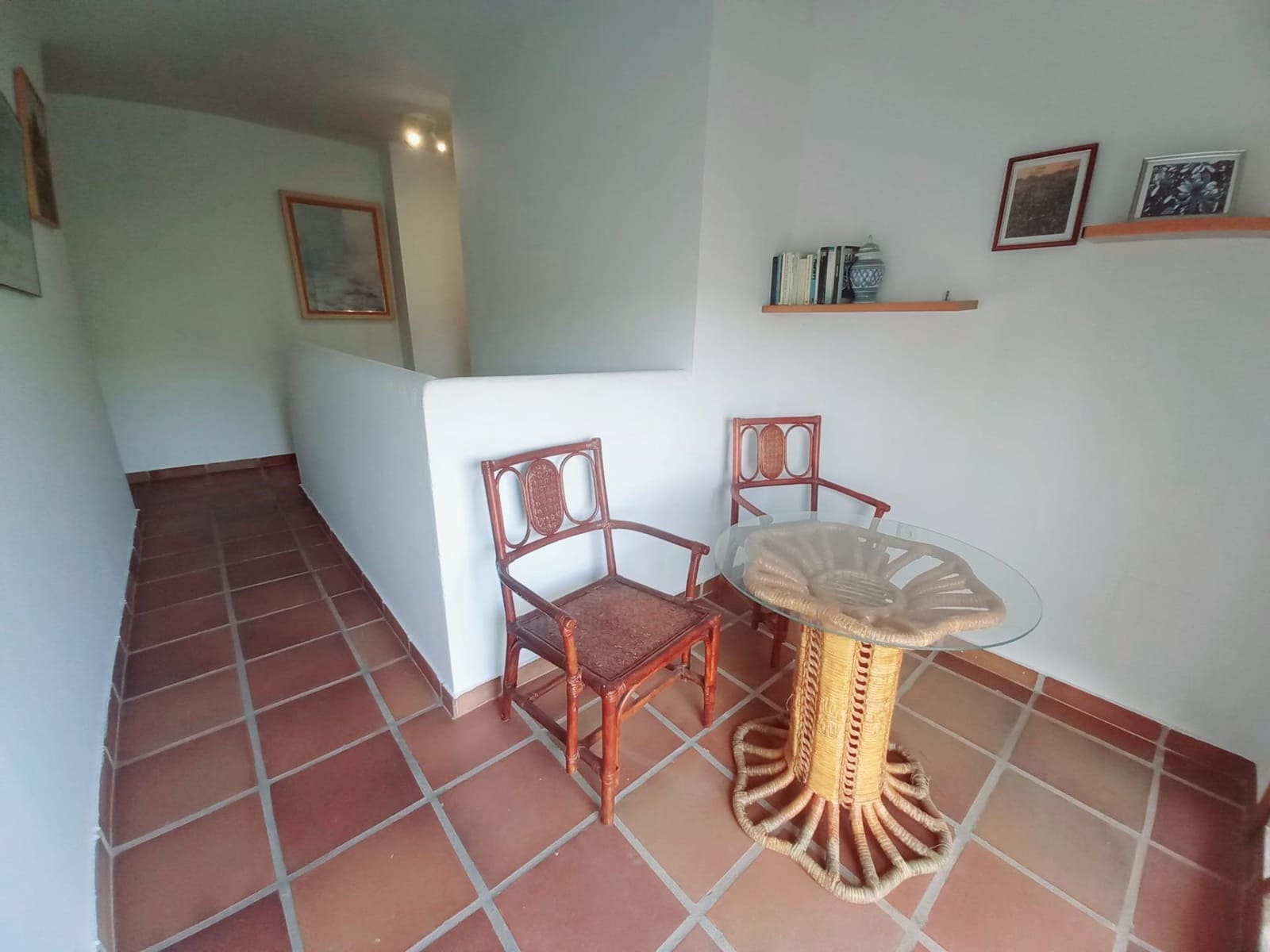 4 soveværelse Semi-Rækkehus til salg i Comares med garage - € 250.000 (Ref: 8327983)