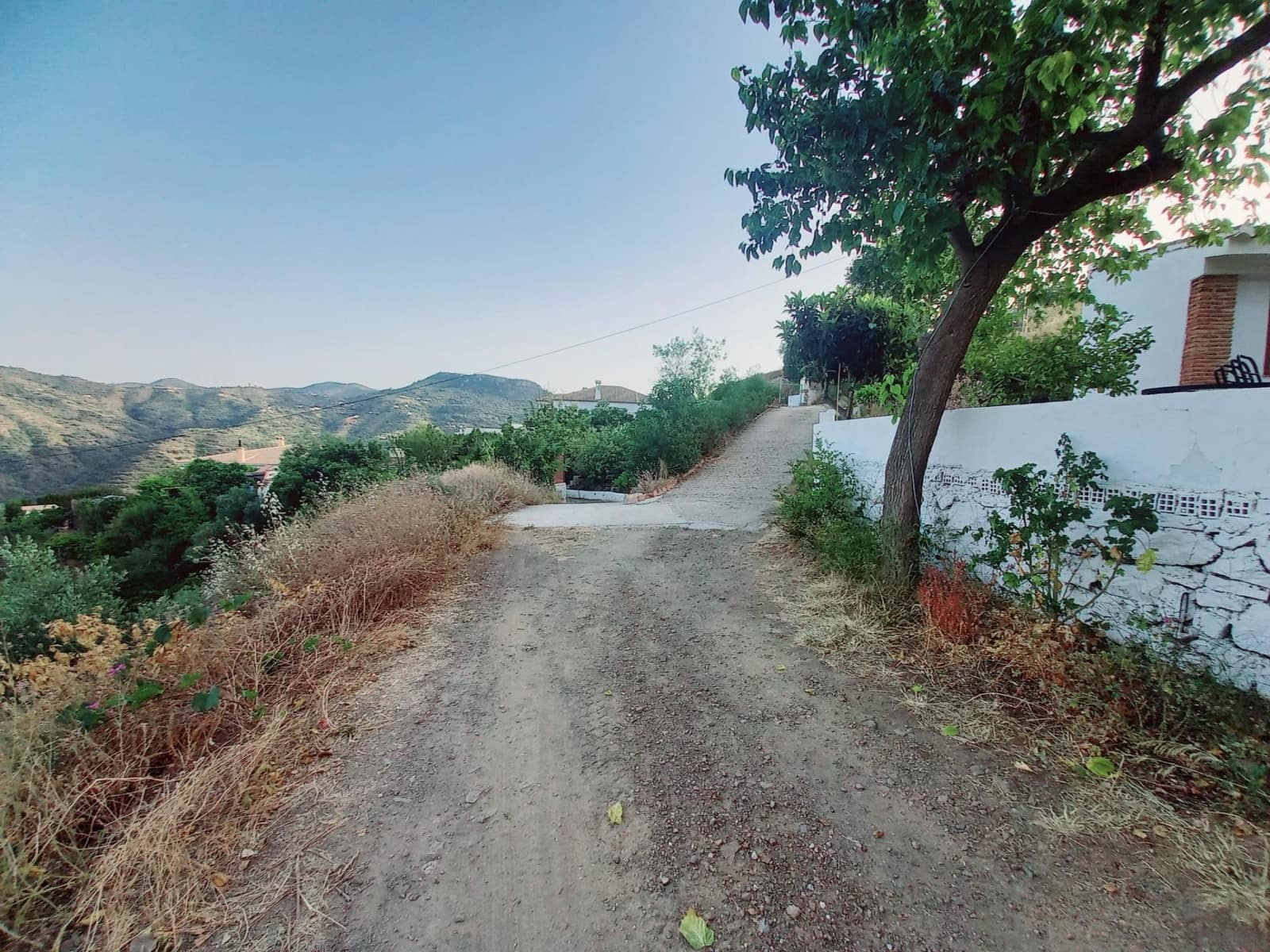 4 soveværelse Semi-Rækkehus til salg i Comares med garage - € 250.000 (Ref: 8327983)