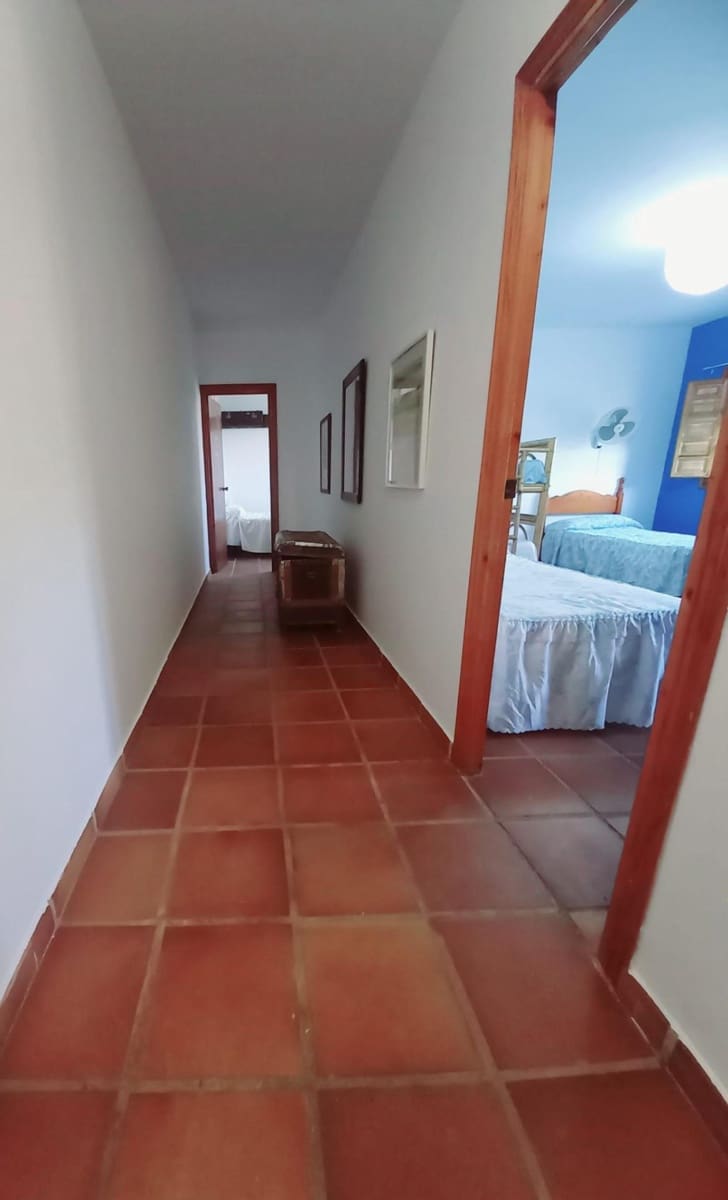 4 soverom Kjedet enebolig til salgs i Comares med garasje - € 250 000 (Ref: 8327983)