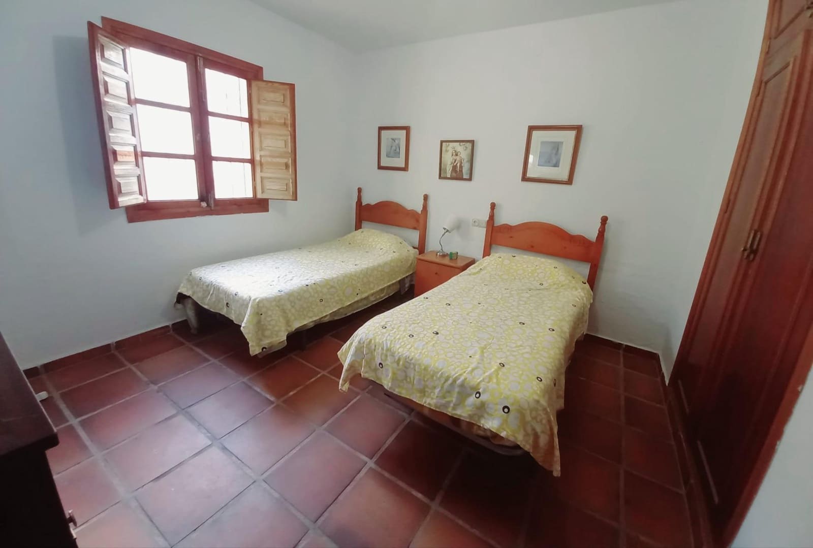 4 soverom Kjedet enebolig til salgs i Comares med garasje - € 250 000 (Ref: 8327983)