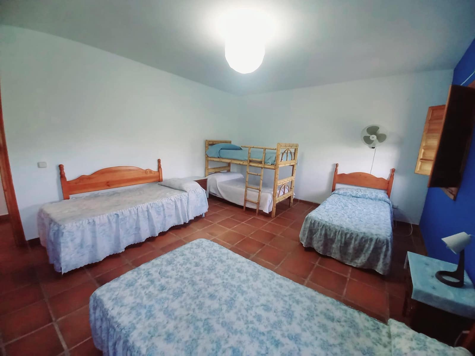 4 soverom Kjedet enebolig til salgs i Comares med garasje - € 250 000 (Ref: 8327983)