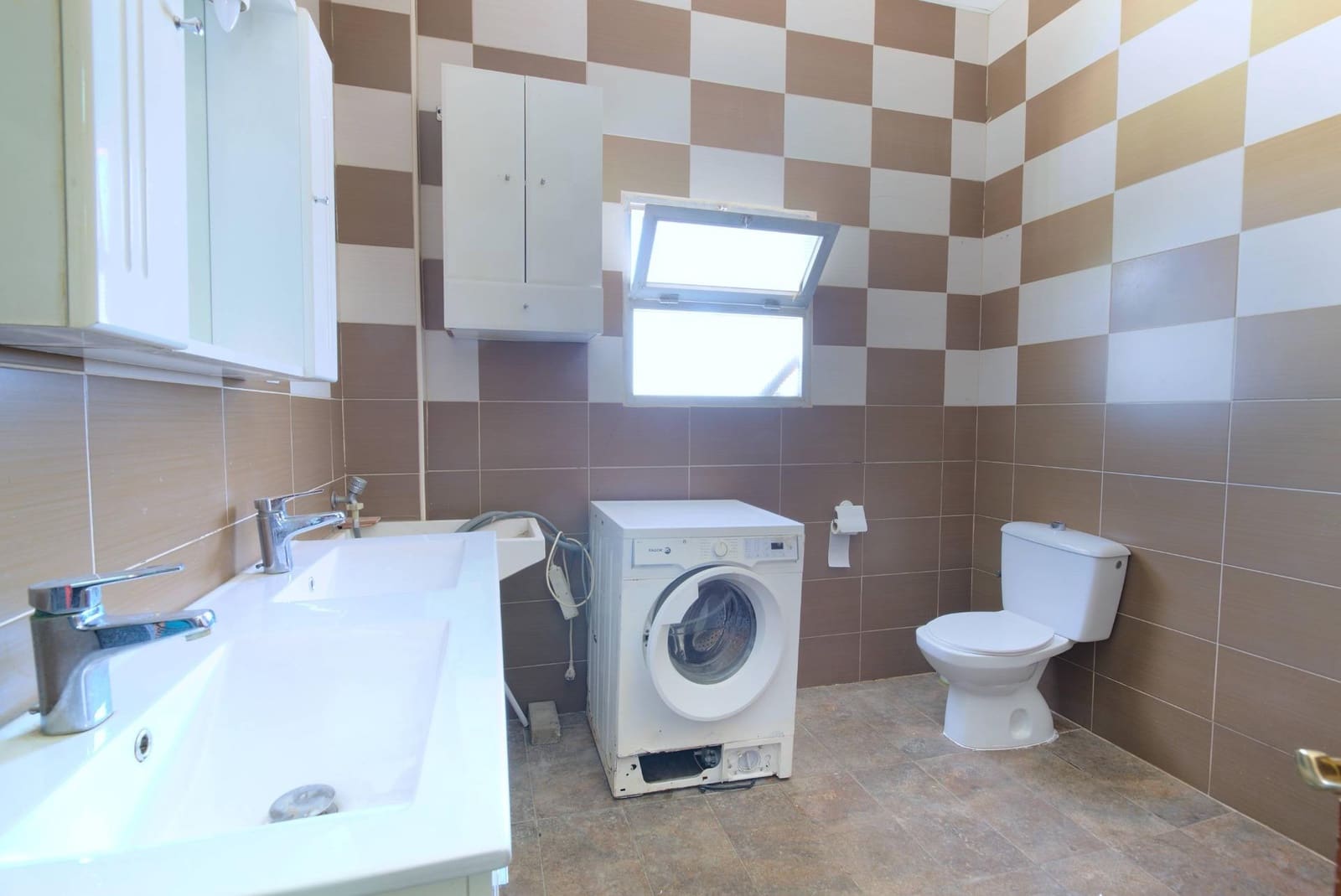 4 soveværelse Villa til salg i Los Romanes med swimmingpool garage - € 200.000 (Ref: 8377386)