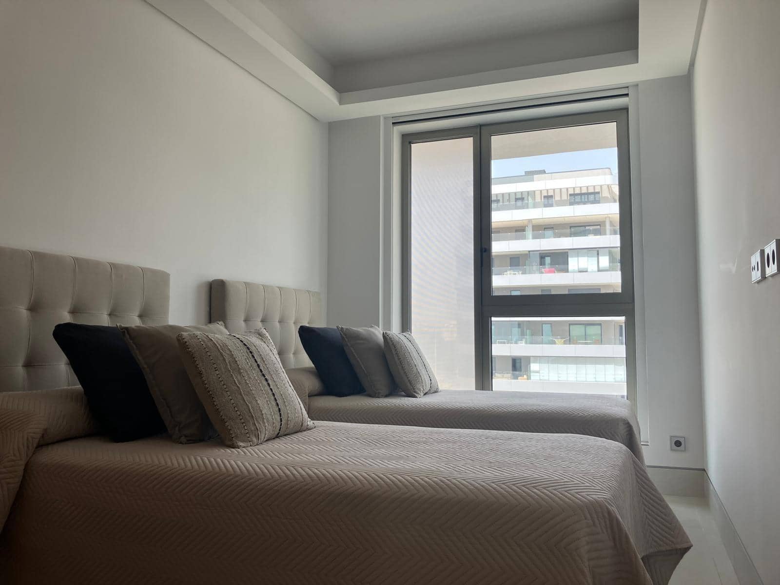 3 bedroom Flat for rent in Malaga city with pool garage - € 6,000 (Ref: 8554548)