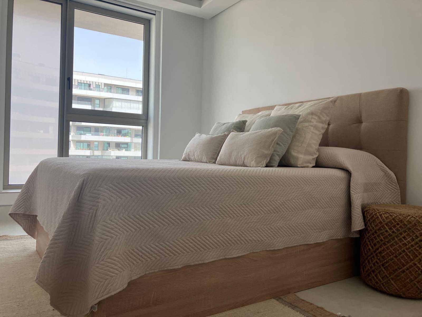 3 bedroom Flat for rent in Malaga city with pool garage - € 6,000 (Ref: 8554548)