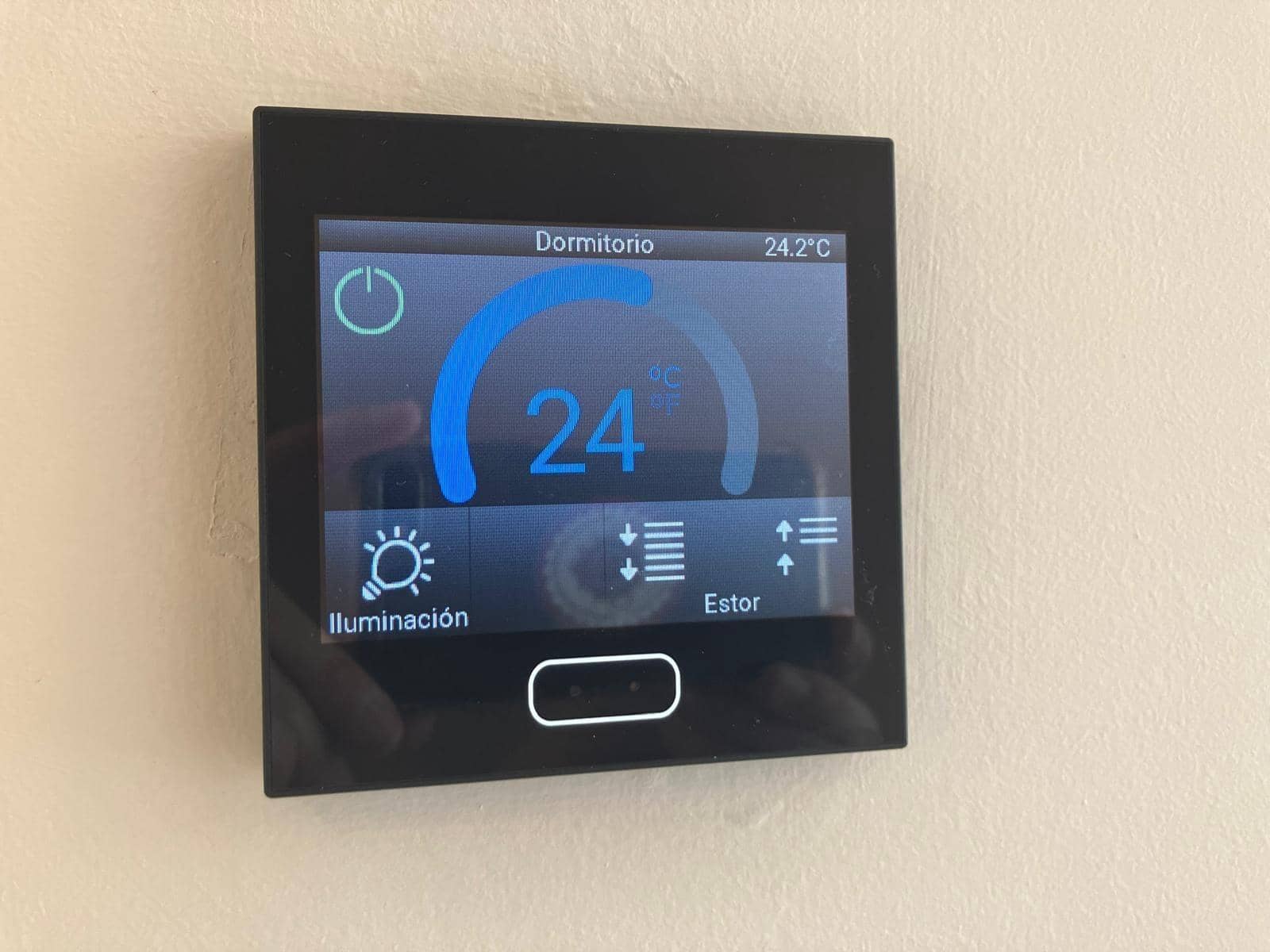 3 bedroom Flat for rent in Malaga city with pool garage - € 6,000 (Ref: 8554548)