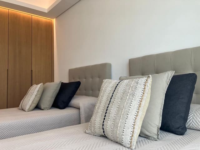 3 sypialnia Mieszkanie do wynajęcia w Carretera de Cadiz, Miasto Málaga z basenem garażem - 6 000 € (Ref: 8554548)