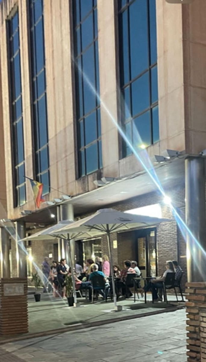 Local Commercial à louer à Malaga ville - 4 500 € (Ref: 8741867)