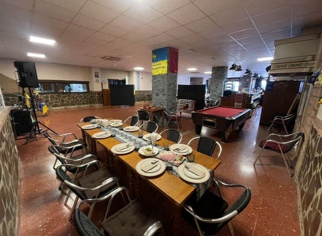 Local Commercial à louer à Cruz de Humilladero, Malaga ville - 4 500 € (Ref: 8741867)