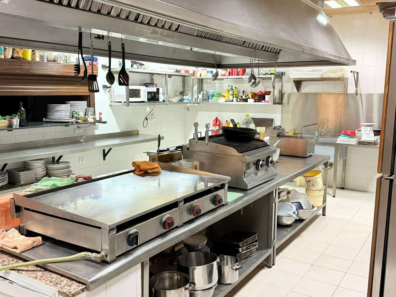 Local Commercial à louer à Malaga ville - 4 500 € (Ref: 8741867)