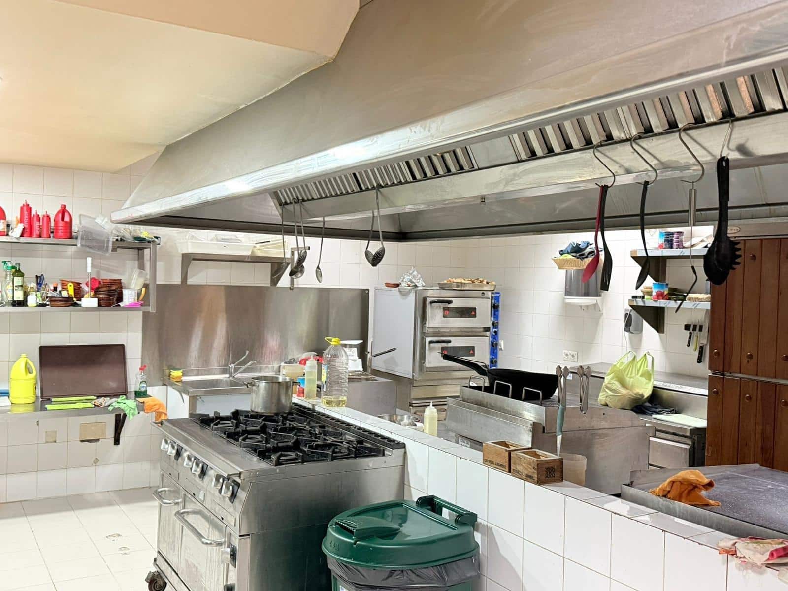 Local Commercial à louer à Malaga ville - 4 500 € (Ref: 8741867)