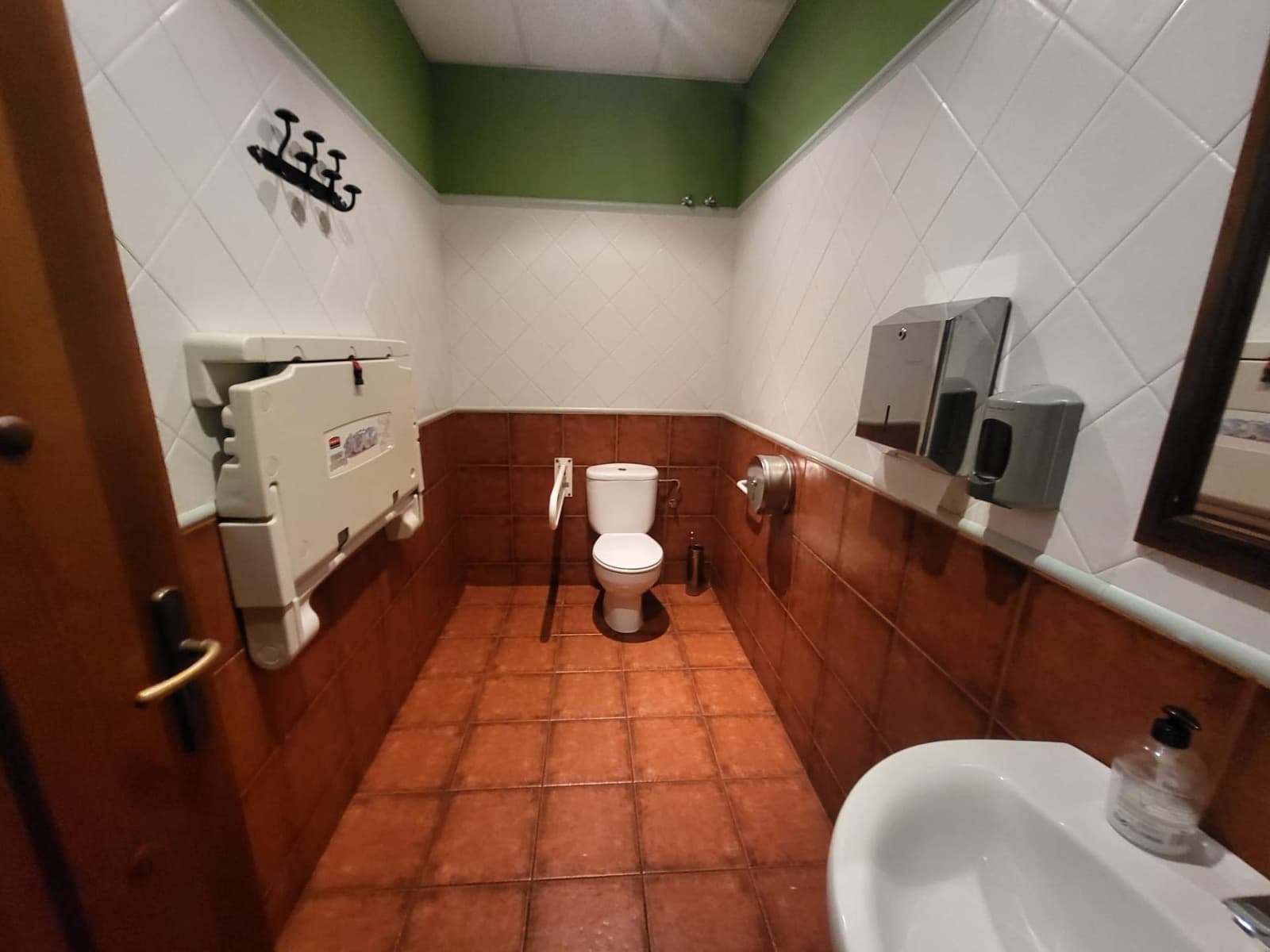 Local Commercial à louer à Malaga ville - 4 500 € (Ref: 8741867)