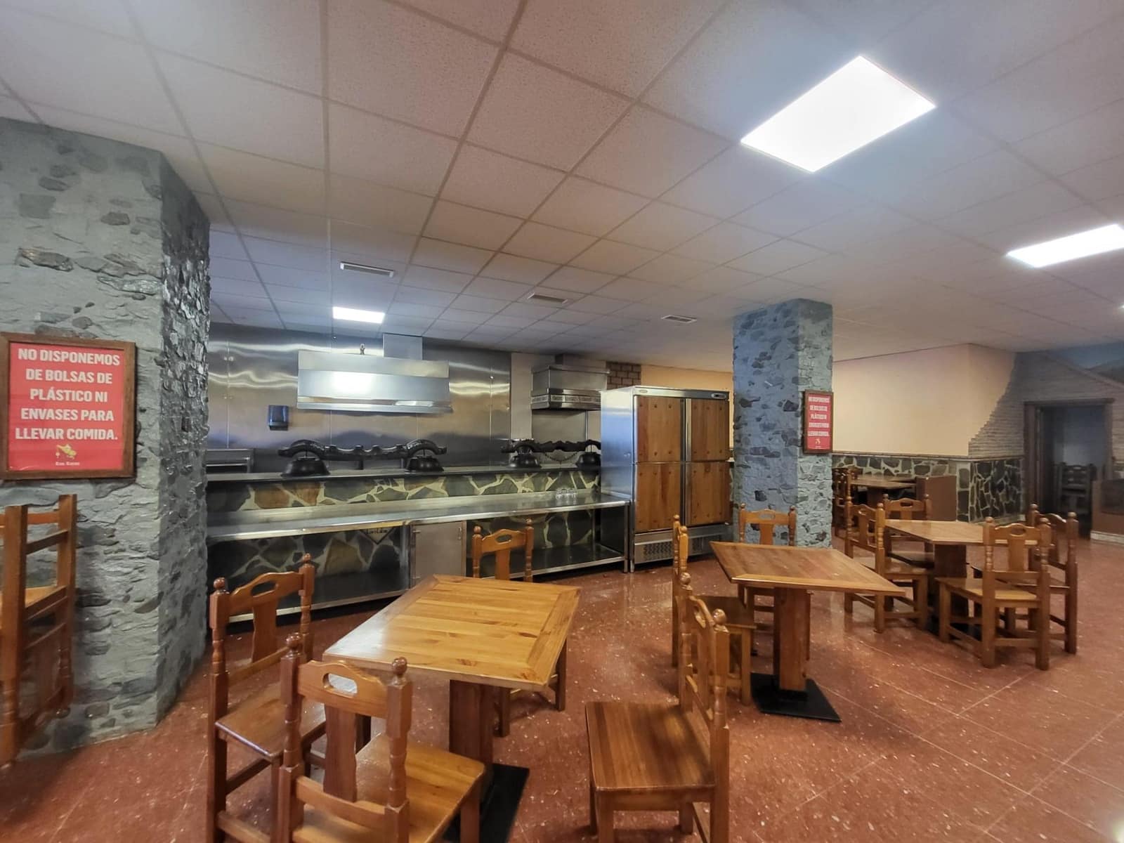 Local Commercial à louer à Malaga ville - 4 500 € (Ref: 8741867)